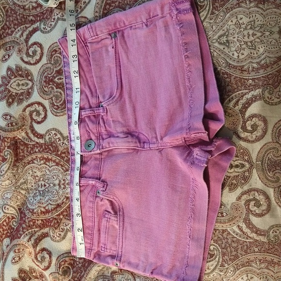 Size 5 cut off rip shorts By Aeropostale - Picture 10 of 13